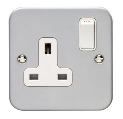 1 Gang 13a Socket - Metal Clad MC06